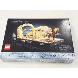 LEGO Star Wars The Phantom Menace Mos ESPA Podrace Diorama 75380